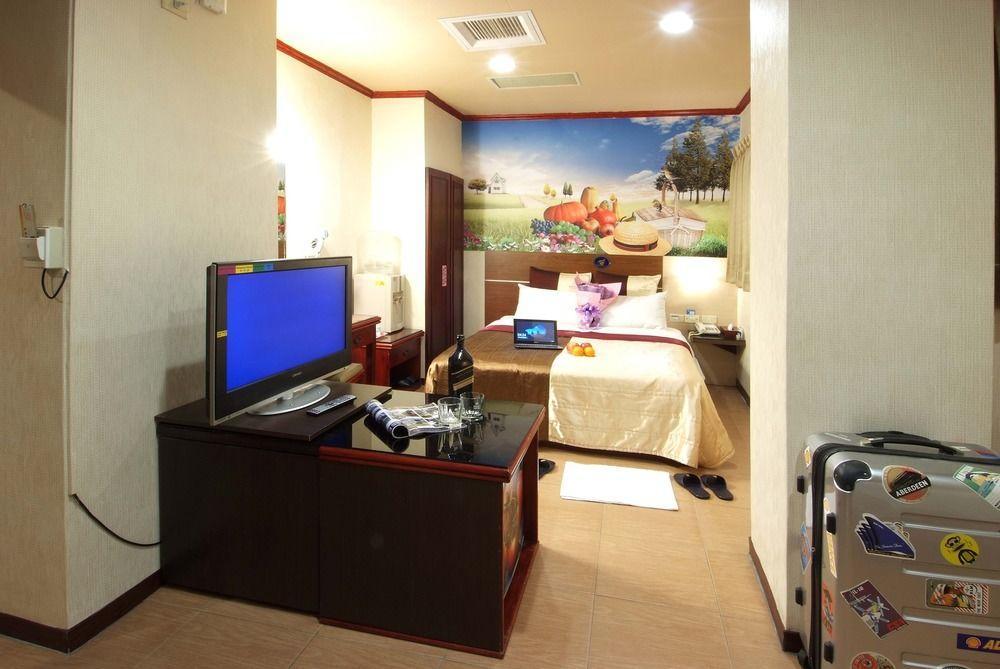 Golden Swallow Hotel Hsinchu by Eksteriør bilde