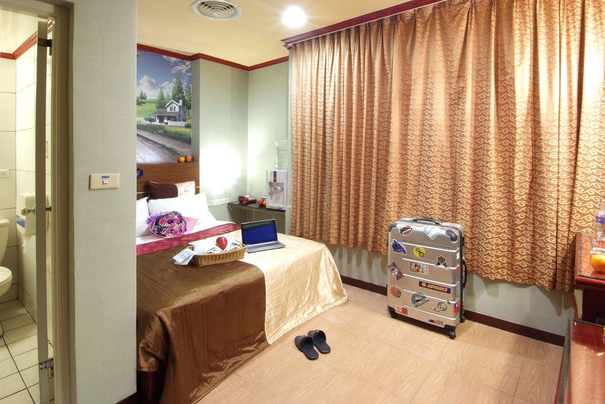 Golden Swallow Hotel Hsinchu by Eksteriør bilde