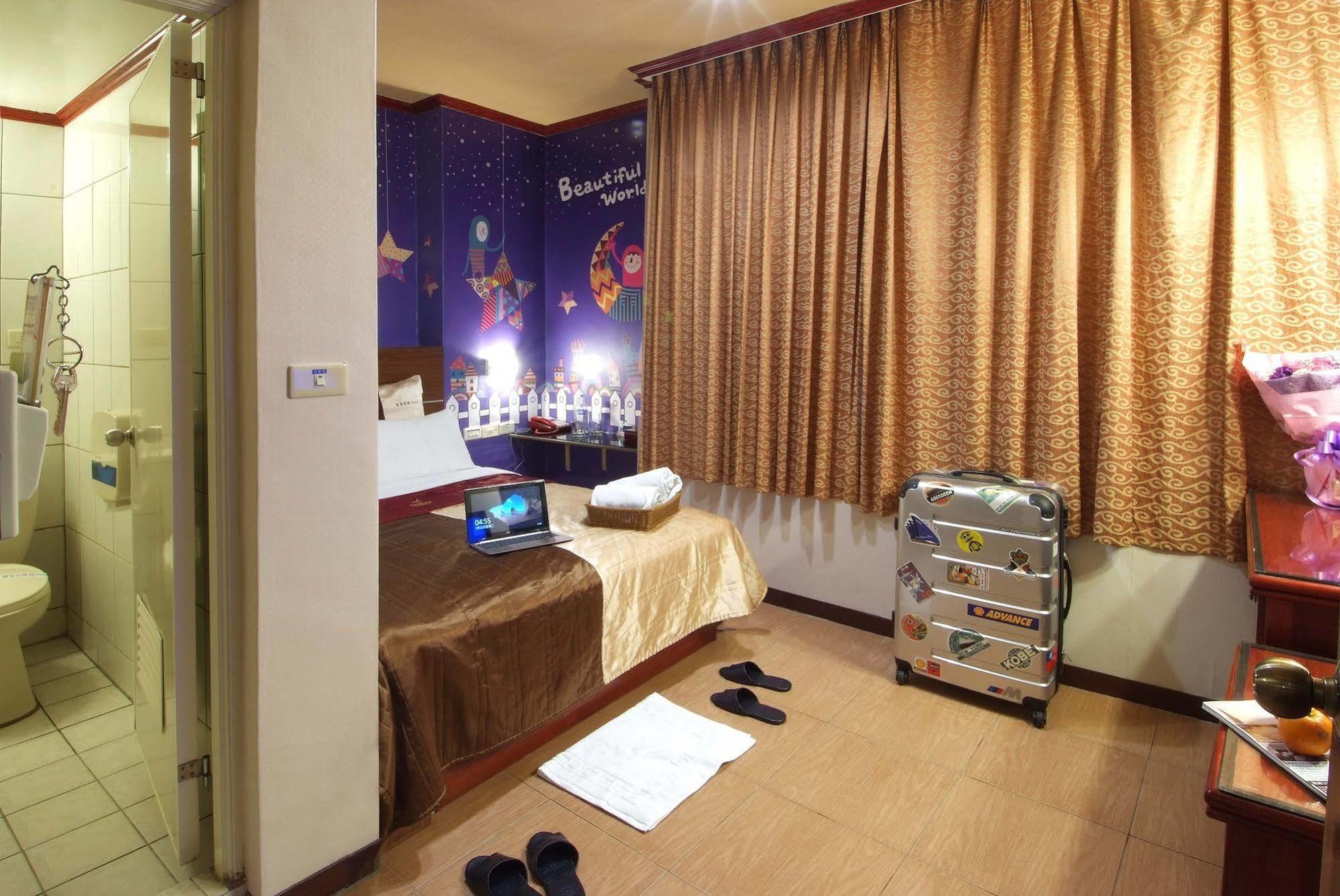 Golden Swallow Hotel Hsinchu by Eksteriør bilde